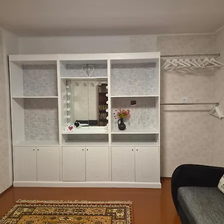 Eni 4 Apartment *