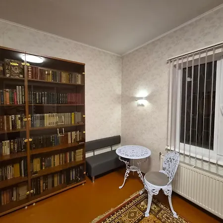 Eni 4 Apartment *